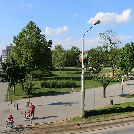 Apartment Park Osijek Exterior foto